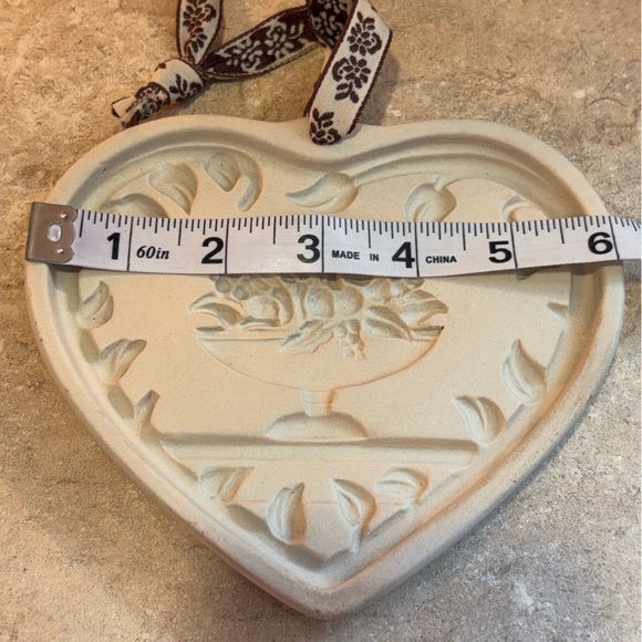 Pampered Chef Hospitality Heart Clay Stoneware Cookie/Chocolate Mold VTG 1999 - Picture 7 of 8